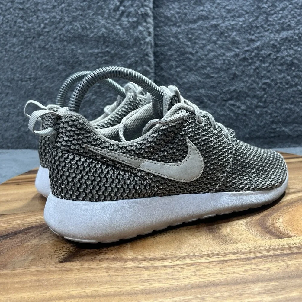 Nike Roshe 599728-041 Light Bone Cobble Stone Shoes Women's Size 6.5 Kids‎ 5Y